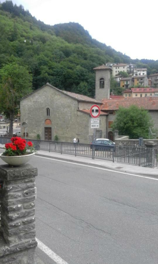 La Foresta Albergo Ristorante Pizzeria Badia Prataglia Eksteriør bilde